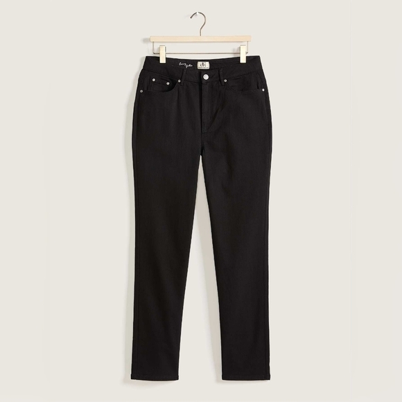 32 T [5X]- d/C Jeans • Curvy Fit Straight-Leg Jeans - Picture 5 of 5